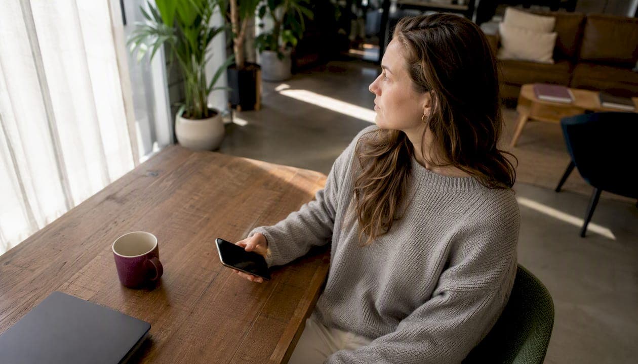 Breadcrumbing Texts: How to Spot and Respond to Them